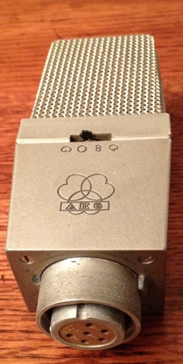 AKG C414